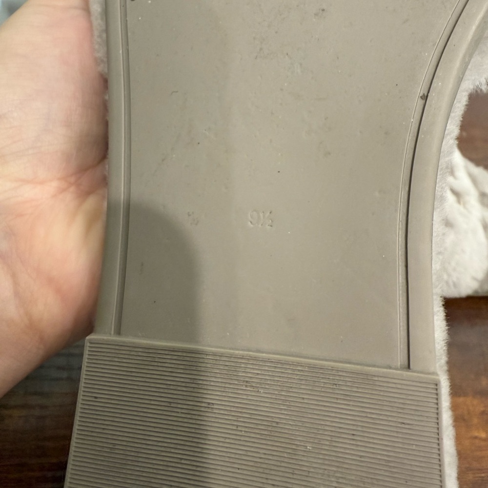 Tory Burch Double T Shearling Slide Sandal Gray Heron/Gold - Picture 7 of 7